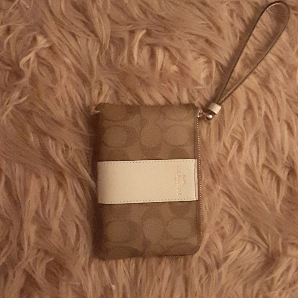 Coach wristlet - Picture 1 of 2